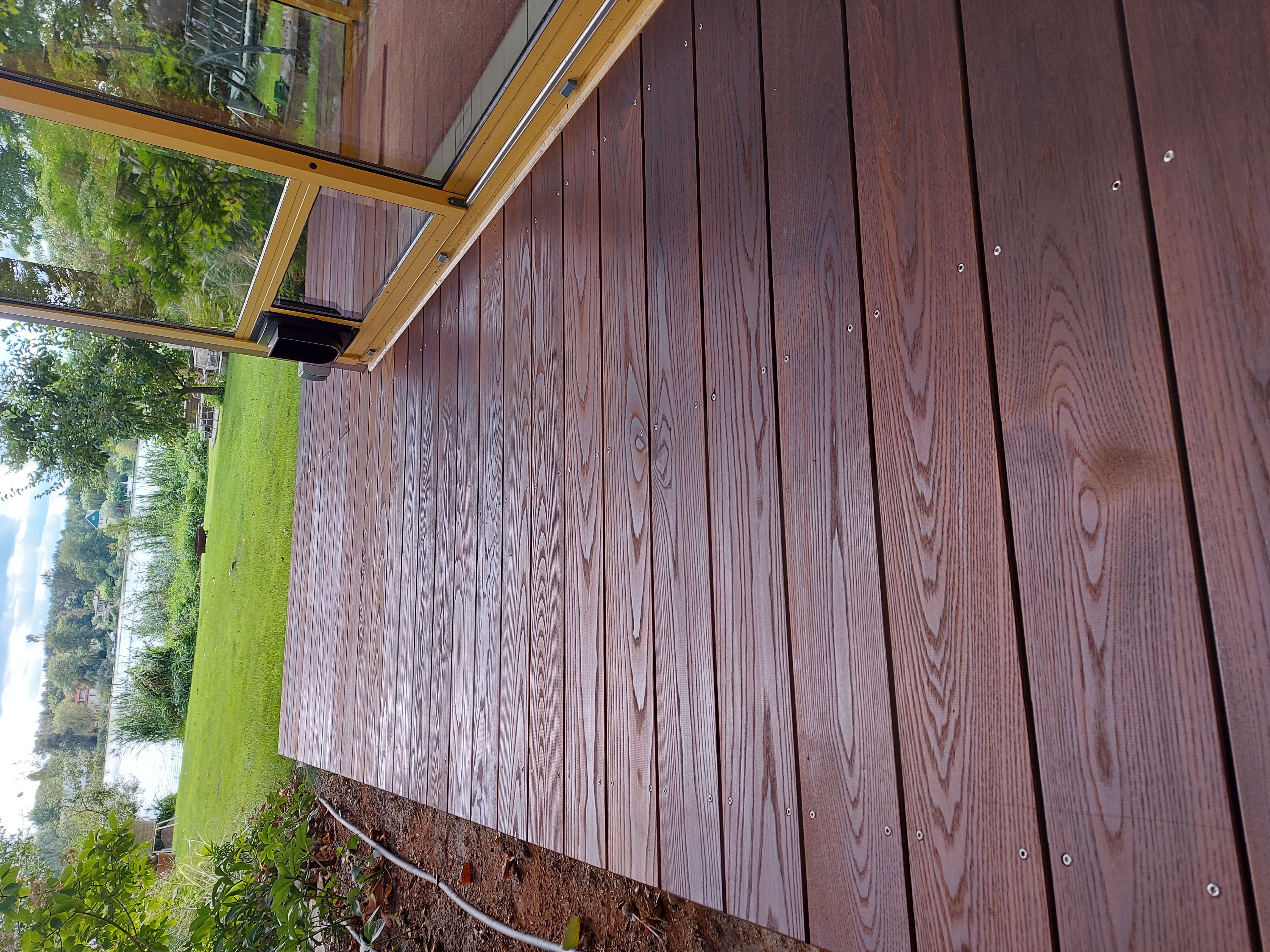 Thermoeschegartenterrasse